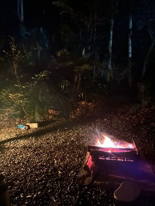 花見キャンプのはずなのに🤔 伊豆キャンパーズヴィレッジ ソロキャンプ フリーサイト Genさんのキャンプブログ CAMPiii（キャンピー） -キャンプ専用SNS キャンプのすべてがここに集まる-