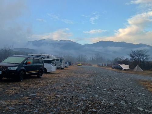 2025年   またしても 雨の軍幕祭り 角田大橋河川敷 ソロキャンプ フリーサイト ウエィダーさんのキャンプブログ CAMPiii（キャンピー） -キャンプ専用SNS キャンプのすべてがここに集まる-