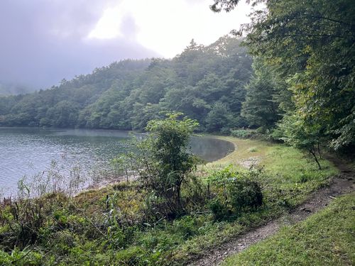 四尾連湖　ゆる、くない💦 四尾連湖 水明荘キャンプ場 ファミリーキャンプ 区画サイト gamiさんのキャンプブログ CAMPiii（キャンピー） -キャンプ専用SNS キャンプのすべてがここに集まる-