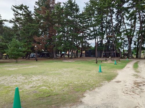 琵琶湖湖畔キャンツー 白浜荘オートキャンプ場 グループキャンプ 区画サイト おかずさんのキャンプブログ CAMPiii（キャンピー） -キャンプ専用SNS キャンプのすべてがここに集まる-