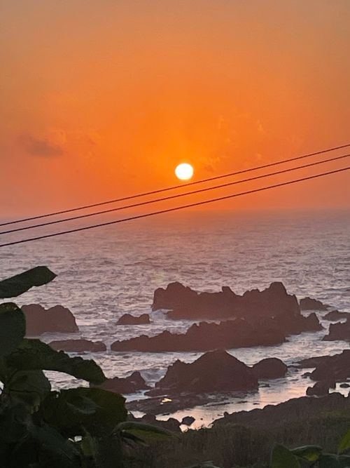 酒蔵で調達した酒のアテは、夕日が調味料の鮮魚と馬刺し 御所の台オートキャンプ場 ファミリーキャンプ フリーサイト ロコCamp0828さんのキャンプブログ CAMPiii（キャンピー） -キャンプ専用SNS キャンプのすべてがここに集まる-