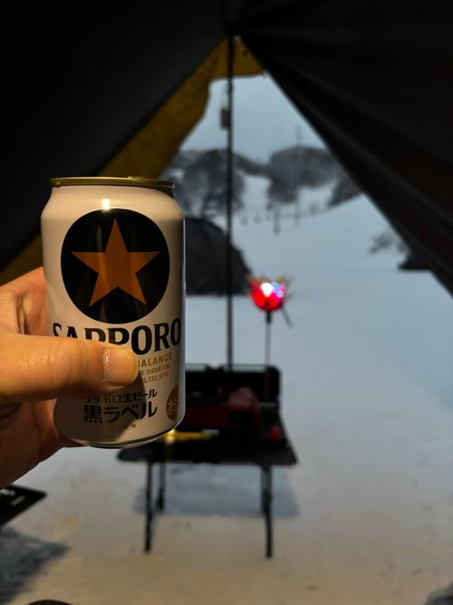 ゲレンデ内でマジの雪中初体験。 365 Green Village グループキャンプ フリーサイト あやぴーさんのキャンプブログ CAMPiii（キャンピー） -キャンプ専用SNS キャンプのすべてがここに集まる-