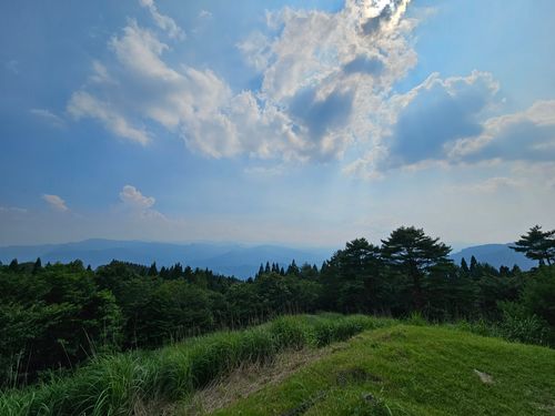 カーナビに翻弄され2時間迷走し、3度の行き止まりに負けず辿り着いた場所は絶景だった 四季見原すこやかの森キャンプ場 ソロキャンプ 区画サイト 三代目とっしぃさんのキャンプブログ CAMPiii（キャンピー） -キャンプ専用SNS キャンプのすべてがここに集まる-