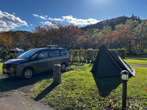 紅葉の便りに誘われて岩手遠征してみた 道の駅 雫石あねっこ ソロキャンプ 区画サイト 病弱なボッチキャンパーさんのキャンプブログ CAMPiii（キャンピー） -キャンプ専用SNS キャンプのすべてがここに集まる-