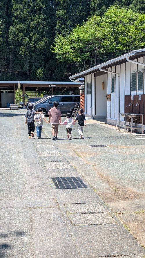 Sさんファミリーとこどもの日キャンプ🎏 （一財）学びやの里／木魂館キャンプ場 ファミリーキャンプ グループキャンプ フリーサイト ヒゲキャンさんのキャンプブログ CAMPiii（キャンピー） -キャンプ専用SNS キャンプのすべてがここに集まる-