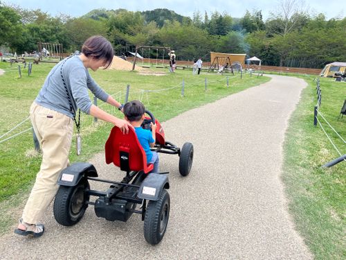 ゴーカート、アクティビティのキャンプ場 丹波篠山キャンプ場やまもりサーキット ファミリーキャンプ 区画サイト オートサイト ヨスケサンバジャロさんのキャンプブログ CAMPiii（キャンピー） -キャンプ専用SNS キャンプのすべてがここに集まる-