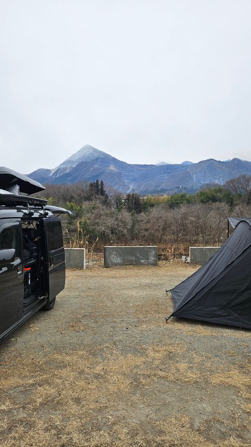 チャーシュー力 ともえ川Park ソロキャンプ グループキャンプ オートサイト 区画サイト IZUIZUさんのキャンプブログ CAMPiii（キャンピー） -キャンプ専用SNS キャンプのすべてがここに集まる-