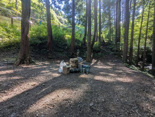 新幕試し張りソロ クアハウス山小屋 ソロキャンプ 区画サイト 週末スナフキンさんのキャンプブログ CAMPiii(キャンピー) -キャンプ専用SNS キャンプのすべてがここに集まる-