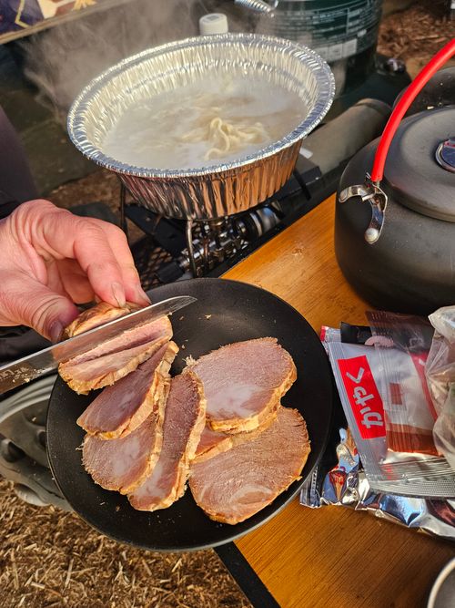 ブラックしゅーたん 富士高原トマトフィールド グループキャンプ フリーサイト オートサイト IZUIZUさんのキャンプブログ CAMPiii（キャンピー） -キャンプ専用SNS キャンプのすべてがここに集まる-