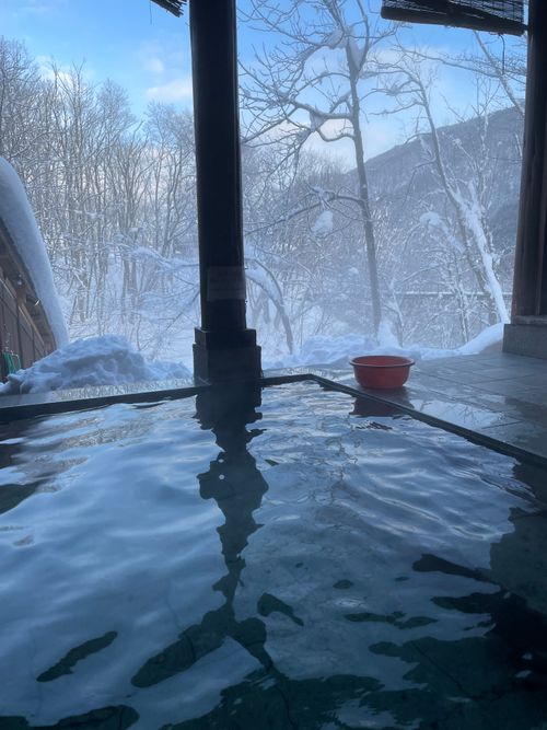 粉雪が満月にキラキラ光る露天風呂で缶ビールをプシュッ！今年のキャンプスタート！ とことん山キャンプ場 ファミリーキャンプ フリーサイト ロコCamp0828さんのキャンプブログ CAMPiii（キャンピー） -キャンプ専用SNS キャンプのすべてがここに集まる-