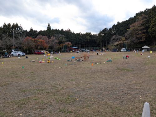 薪ストーブ始動 CAMPiece南足柄 廃校キャンプ場 ソロキャンプ 区画サイト 3838Outdoorさんのキャンプブログ CAMPiii（キャンピー） -キャンプ専用SNS キャンプのすべてがここに集まる-