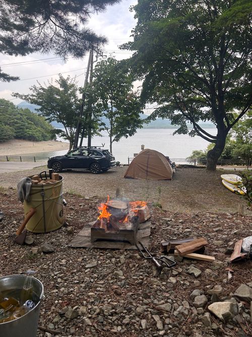早朝SUP & 樹海ハイク🥾  本栖湖いこいの森キャンプ場 ソロキャンプ グループキャンプ 区画サイト Genさんのキャンプブログ CAMPiii（キャンピー） -キャンプ専用SNS キャンプのすべてがここに集まる-