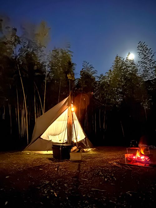 イケると思ったら迷わず決断🏕️✨ キャンプ場「Tiny Village」 ソロキャンプ 区画サイト 宮下　洋平さんのキャンプブログ CAMPiii（キャンピー） -キャンプ専用SNS キャンプのすべてがここに集まる-
