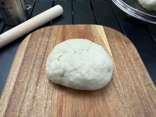 チーズナン焼いてみた🧀 やぐら沢キャンプ場 ソロキャンプ 区画サイト オートサイト かとかとさんのキャンプブログ CAMPiii（キャンピー） -キャンプ専用SNS キャンプのすべてがここに集まる-