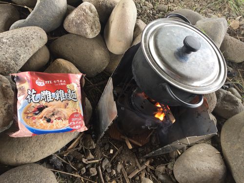河川敷で台湾ラーメン ソロキャンプ 百済大王さんのキャンプブログ CAMPiii（キャンピー） -キャンプ専用SNS キャンプのすべてがここに集まる-