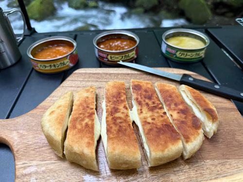 チーズナン焼いてみた🧀 やぐら沢キャンプ場 ソロキャンプ 区画サイト オートサイト かとかとさんのキャンプブログ CAMPiii（キャンピー） -キャンプ専用SNS キャンプのすべてがここに集まる-