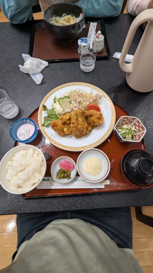 春の熊本でお花見ファミグル🌸🏕️🌸 ゆのまえグリーンパレス ファミリーキャンプ グループキャンプ 区画サイト オートサイト ヒゲキャンさんのキャンプブログ CAMPiii（キャンピー） -キャンプ専用SNS キャンプのすべてがここに集まる-