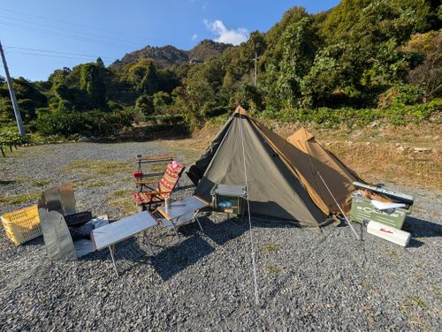 良い天気の上蒲刈島 かじかじテラスcampfield ソロキャンプ 区画サイト ともっちさんのキャンプブログ CAMPiii（キャンピー） -キャンプ専用SNS キャンプのすべてがここに集まる-
