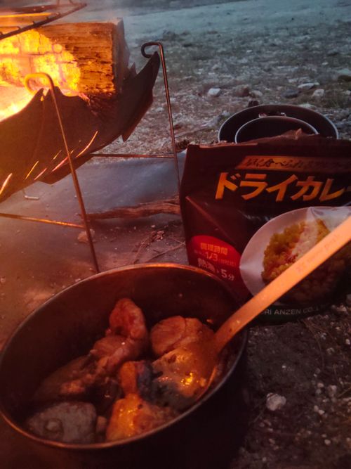 強風でお試しタープ 青柳浜キャンプ場 ソロキャンプ 区画サイト おっとまんSさんのキャンプブログ CAMPiii（キャンピー） -キャンプ専用SNS キャンプのすべてがここに集まる-