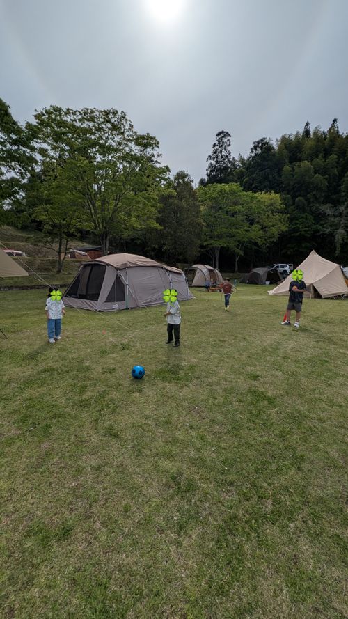 Sさんファミリーとこどもの日キャンプ🎏 （一財）学びやの里／木魂館キャンプ場 ファミリーキャンプ グループキャンプ フリーサイト ヒゲキャンさんのキャンプブログ CAMPiii（キャンピー） -キャンプ専用SNS キャンプのすべてがここに集まる-