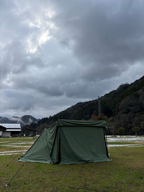 ポツンと一軒家 立久恵峡わかあゆの里キャンプ場 ソロキャンプ フリーサイト 区画サイト まるとらさんのキャンプブログ CAMPiii（キャンピー） -キャンプ専用SNS キャンプのすべてがここに集まる-