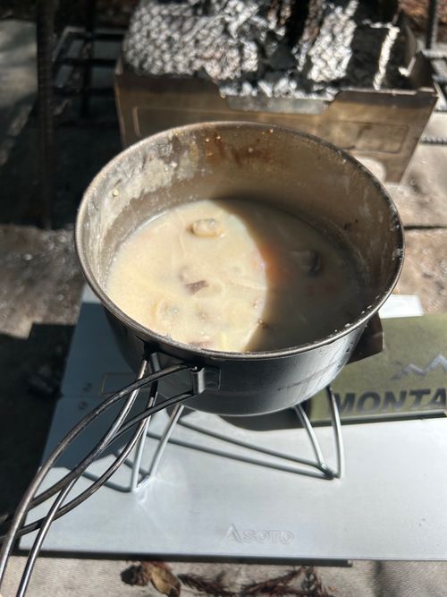 新緑キャンプ🏕 椿荘オートキャンプ場 ソロキャンプ 区画サイト Genさんのキャンプブログ CAMPiii（キャンピー） -キャンプ専用SNS キャンプのすべてがここに集まる-