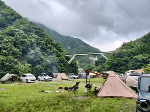 観光キャン アプトいちしろキャンプ場 ソロキャンプ グループキャンプ 区画サイト オートサイト たかぽんたさんのキャンプブログ CAMPiii（キャンピー） -キャンプ専用SNS キャンプのすべてがここに集まる-
