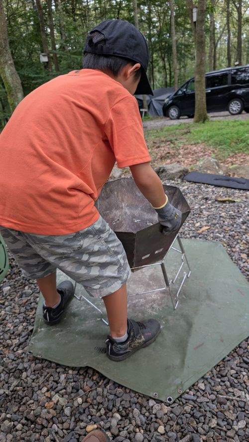 クワガタ捕獲大作戦リベンジキャンプ🏕️ CAMP&times;WOODS ファミリーキャンプ 区画サイト オートサイト ヒゲキャンさんのキャンプブログ CAMPiii（キャンピー） -キャンプ専用SNS キャンプのすべてがここに集まる-