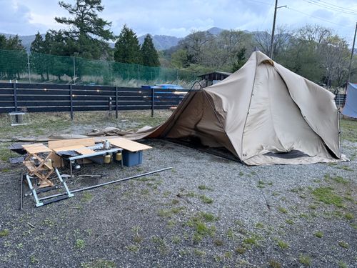 富士山キャンプとタープ崩壊 山梨県 ファミリーキャンプ 区画サイト パパゴニアさんのキャンプブログ CAMPiii（キャンピー） -キャンプ専用SNS キャンプのすべてがここに集まる-