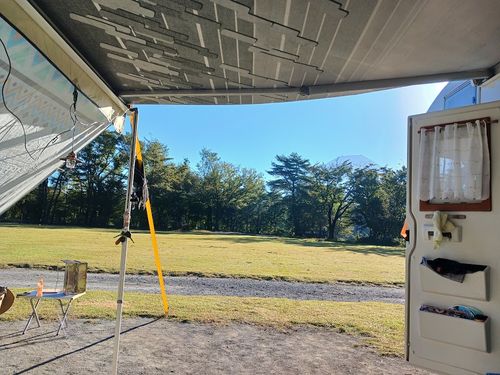 富士山まる出しの秋キャンプ 朝霧Camp Base そらいろキャンプ場（フリーサイト・区画サイト・電源区画サイト） ファミリーキャンプ 区画サイト キャンピングカー vios outdoor'sさんのキャンプブログ CAMPiii（キャンピー） -キャンプ専用SNS キャンプのすべてがここに集まる-