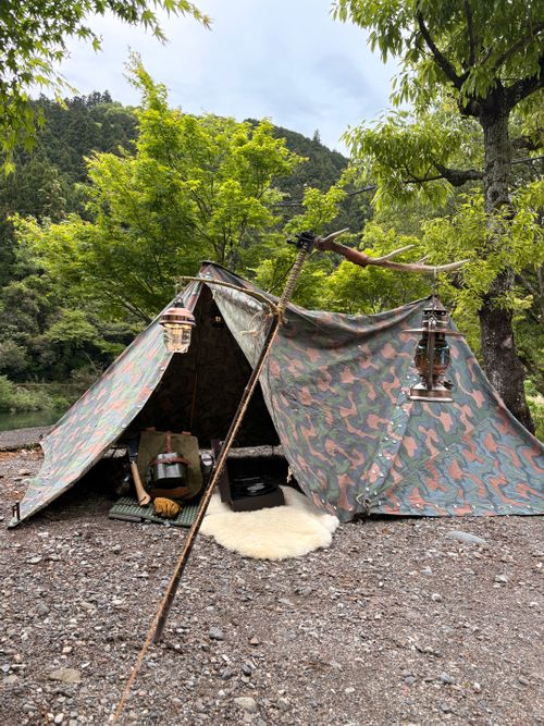 CAMPiii（キャンピー） Camp 'n'g  Roll♪🏁さんのキャンプブログ ノルウェー軍幕🇳🇴カモⅡでお籠もりお遊び作詞作曲😎♬笑 前川キャンプ場