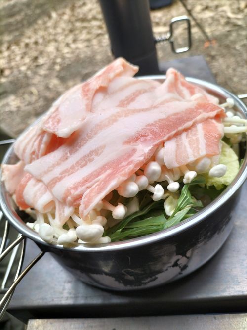 予想外に寒くない😁 月川荘キャンプ場 林間サイト ソロキャンプ フリーサイト ぼっちオヤジさんのキャンプブログ CAMPiii（キャンピー） -キャンプ専用SNS キャンプのすべてがここに集まる-