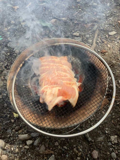 Vol.99 25/NO.18 山に行った次の次の日、お肉焼きに行く‼️ 北平沢運動場 ソロキャンプ フリーサイト 🔥焚き火🔥さんのキャンプブログ CAMPiii（キャンピー） -キャンプ専用SNS キャンプのすべてがここに集まる-