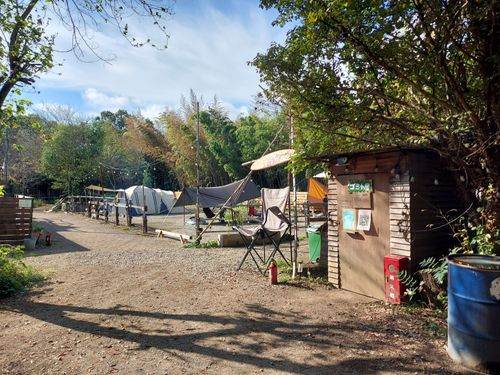 東京行って帰りは電車と徒歩でてくてく👣キャンプ⛺ さいたま桃月園キャンプ場 ソロキャンプ 区画サイト ひろ16さんのキャンプブログ CAMPiii（キャンピー） -キャンプ専用SNS キャンプのすべてがここに集まる-