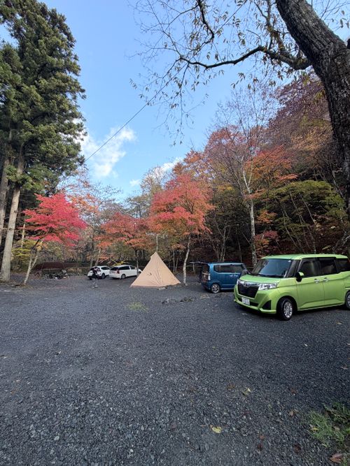 紅葉の山伏グルキャン 山伏オートキャンプ場 グループキャンプ 区画サイト atelierさんのキャンプブログ CAMPiii（キャンピー） -キャンプ専用SNS キャンプのすべてがここに集まる-
