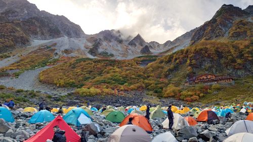紅葉🍁登山 涸沢カール ソロキャンプ グループキャンプ フリーサイト まーささんのキャンプブログ CAMPiii（キャンピー） -キャンプ専用SNS キャンプのすべてがここに集まる-
