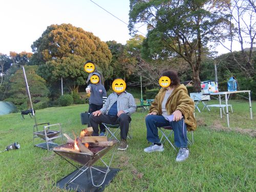 初嫁家族全員参加キャンプ(笑) たかのやま公園キャンプ場 ファミリーキャンプ フリーサイト オートサイト キャンピングカー ビギナー🔰ネイ吉♪さんのキャンプブログ CAMPiii（キャンピー） -キャンプ専用SNS キャンプのすべてがここに集まる-