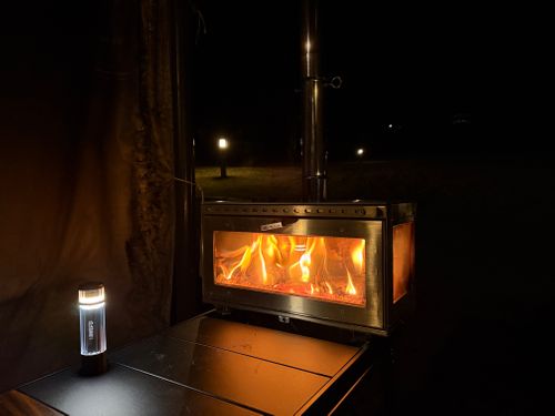 蒸し風呂の車内 PICA富士ぐりんぱ ファミリーキャンプ グランピング スモーキーさんのキャンプブログ CAMPiii（キャンピー） -キャンプ専用SNS キャンプのすべてがここに集まる-