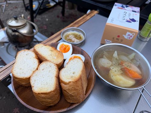 九州伊勢えびキャンプ@阿蘇レインボーバレーたる由縁🌈 阿蘇レインボーバレー グループキャンプ オートサイト ぐうたら夫婦さんのキャンプブログ CAMPiii（キャンピー） -キャンプ専用SNS キャンプのすべてがここに集まる-