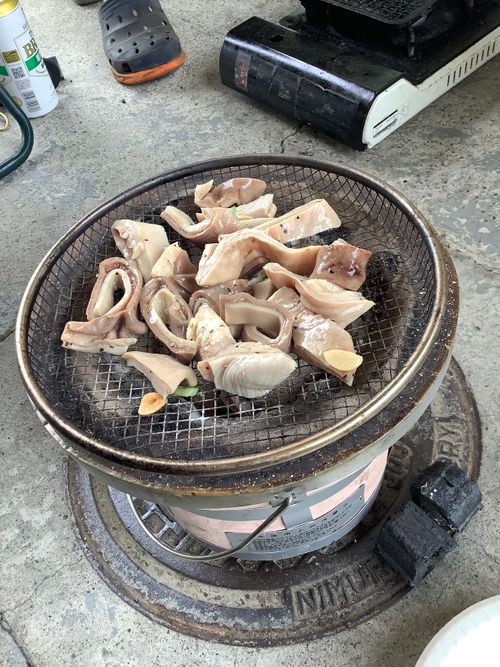 Vol.118 26/NO.08 生憎の雨の中でも倉庫でやった恒例のBBQ会‼️ ソロキャンプ 🔥焚き火🔥さんのキャンプブログ CAMPiii（キャンピー） -キャンプ専用SNS キャンプのすべてがここに集まる-