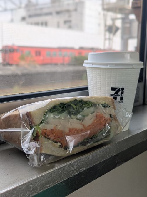 電車で行く🚃サウナキャンプ＆朝駆け登山の旅 Relax Village グループキャンプ 区画サイト NATSUさんのキャンプブログ CAMPiii（キャンピー） -キャンプ専用SNS キャンプのすべてがここに集まる-