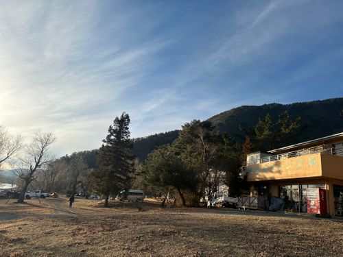 年越キャンプ 西湖 自由キャンプ場 グループキャンプ 区画サイト ken-Tさんのキャンプブログ CAMPiii（キャンピー） -キャンプ専用SNS キャンプのすべてがここに集まる-