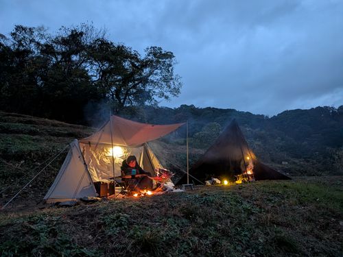 夜景を求めて GROVE camping hill グループキャンプ 区画サイト ひげさんさんのキャンプブログ CAMPiii（キャンピー） -キャンプ専用SNS キャンプのすべてがここに集まる-
