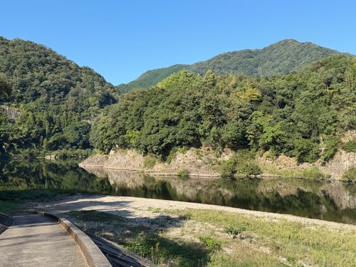 偽りのテント〜愛を燃やした薪は灰になる〜 カヌーアンドキャンプ美郷 グループキャンプ オートサイト ぐうたら夫婦さんのキャンプブログ CAMPiii（キャンピー） -キャンプ専用SNS キャンプのすべてがここに集まる-
