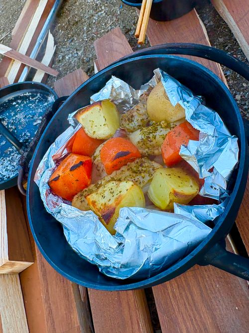 らにちゃんとしっぽり年末がやっぱりグルになる年末キャンプ🏕 ともえ川Park グループキャンプ 区画サイト ぷりんさんのキャンプブログ CAMPiii（キャンピー） -キャンプ専用SNS キャンプのすべてがここに集まる-