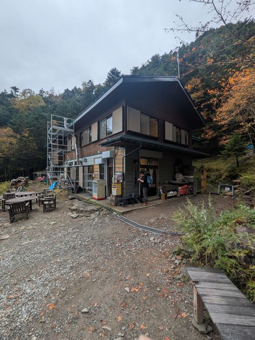 硫黄岳登山〜白い悪魔との戦い 夏沢だけかんばキャンプ場(オーレン小屋テント場) グループキャンプ フリーサイト hachi329さんのキャンプブログ CAMPiii（キャンピー） -キャンプ専用SNS キャンプのすべてがここに集まる-