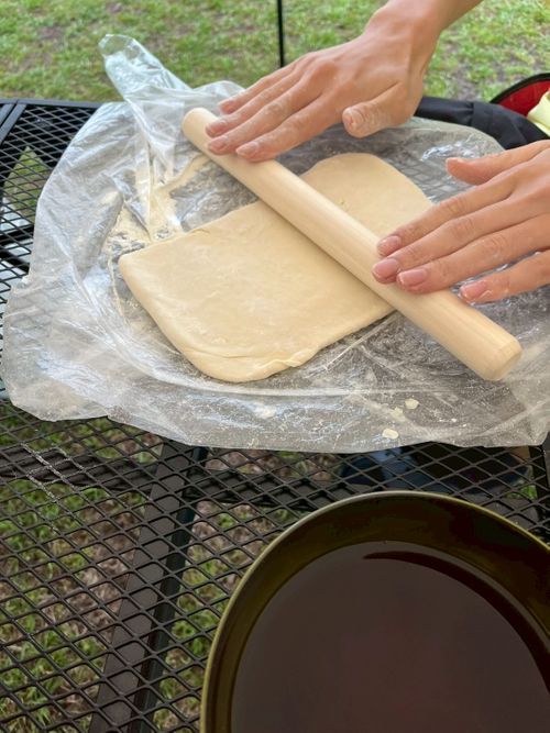 手打ち天ぷらうどんを作りたい! 渚園 キャンプ場 グループキャンプ 区画サイト ぷぅさんのキャンプブログ CAMPiii(キャンピー) -キャンプ専用SNS キャンプのすべてがここに集まる-