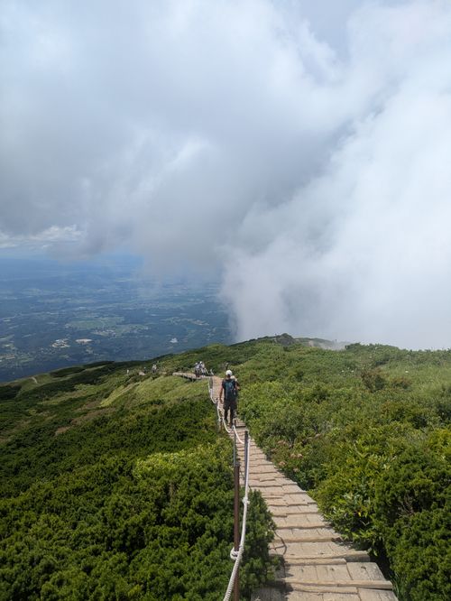 西のふもとっぱら✨息子も一緒に絶景キャンプ&大山登山 西のふもとっぱらMasumizu天空キャンプ場 グループキャンプ NATSUさんのキャンプブログ CAMPiii(キャンピー) -キャンプ専用SNS キャンプのすべてがここに集まる-