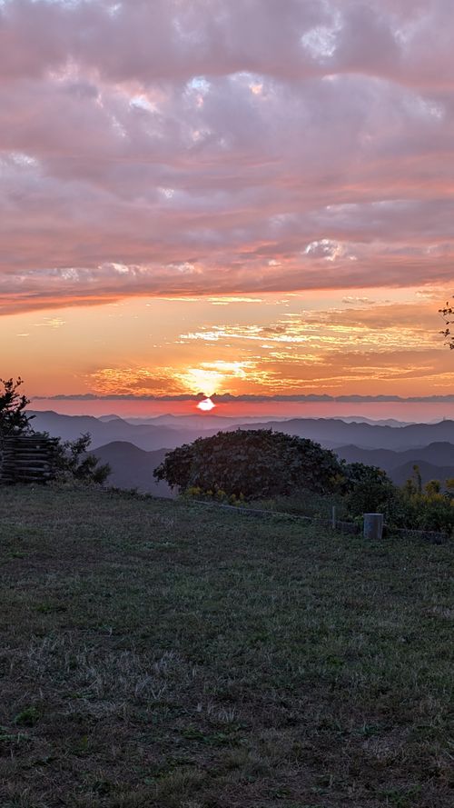 バージョン違いを楽しむグルキャン🏕️ 野々川グランビューパーク ソロキャンプ ファミリーキャンプ グループキャンプ オートサイト ヒゲキャンさんのキャンプブログ CAMPiii(キャンピー) -キャンプ専用SNS キャンプのすべてがここに集まる-