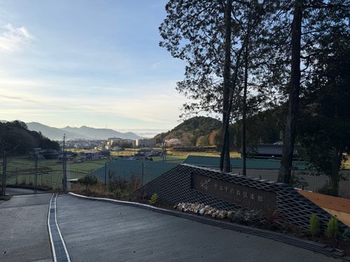 雨だ🌧キャンプに行こう🏕 やはずの森倶楽部 ファミリーキャンプ オートサイト ぐうたら夫婦さんのキャンプブログ CAMPiii（キャンピー） -キャンプ専用SNS キャンプのすべてがここに集まる-